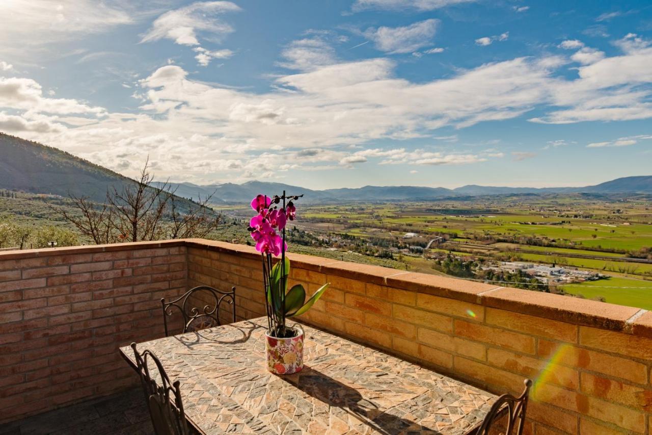 Il Tramonto Holidays Appartement Trevi Buitenkant foto